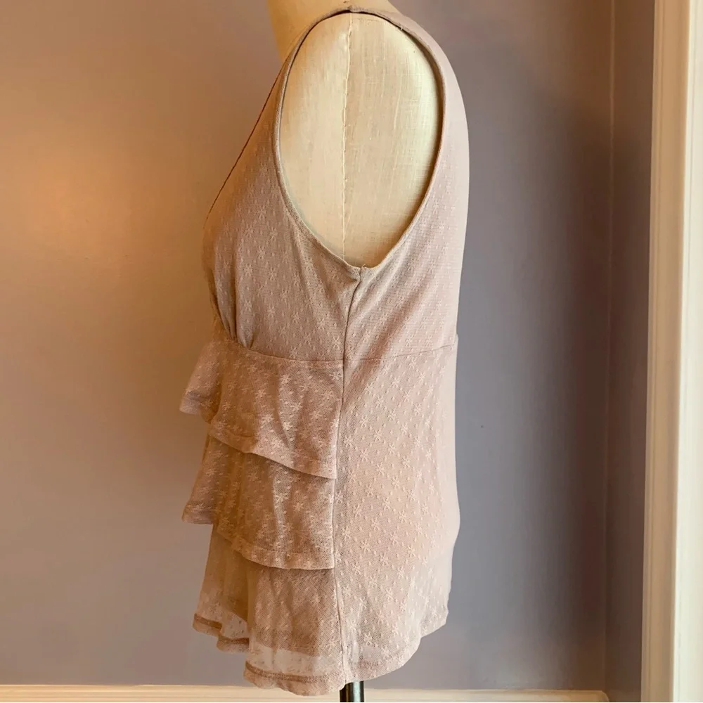 Michael Kors V neck sleeveless stretch lace tiered top with lace trim Size Small
